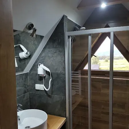 ホームステイ Zakohouse ポロニン