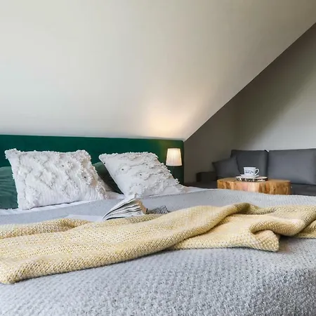 Zakohouse ホームステイ *